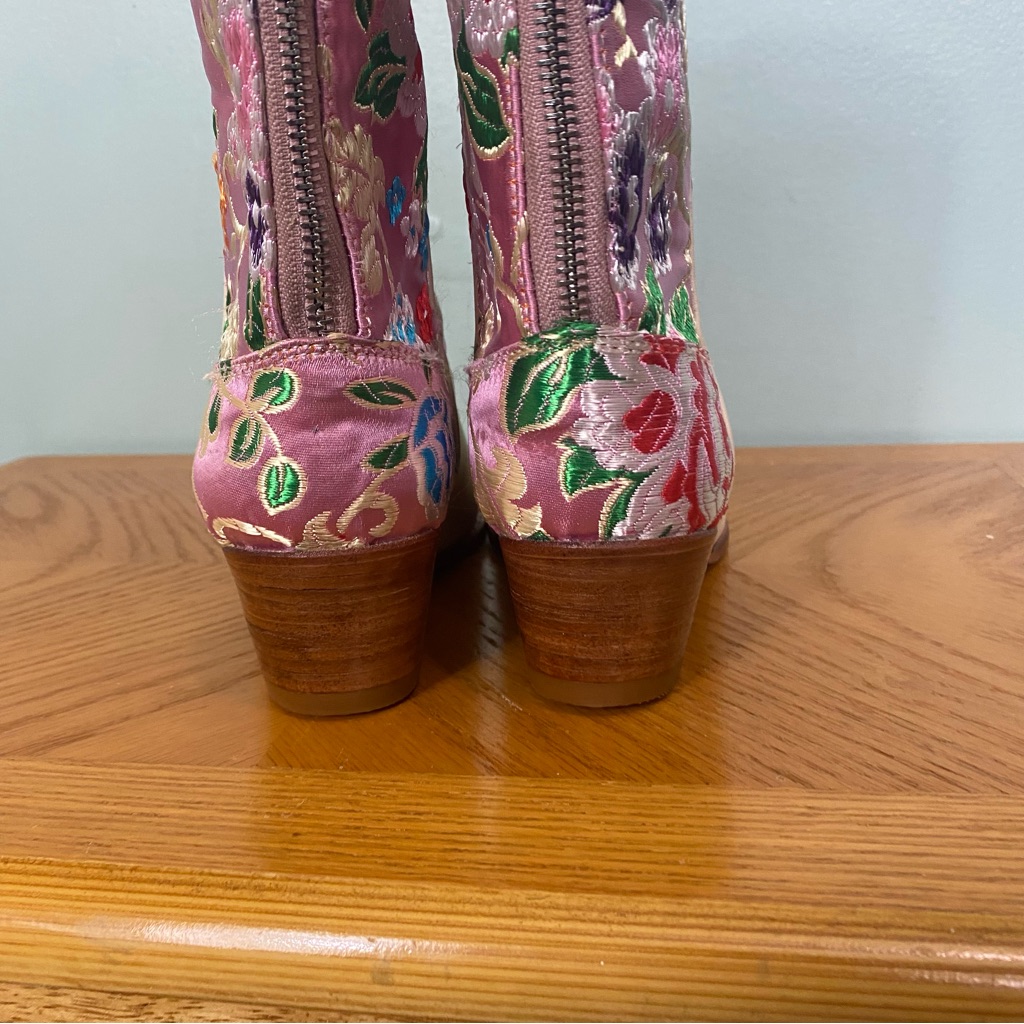 Momo New York Selina Western Silk Leather Boots Cowboy Size 7 Floral Pink Cream — image 7 of 8